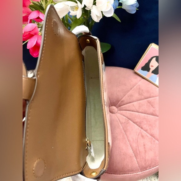 🌷Brand New Tory Burch dromedary crossbody 💯authentic collection! - Picture 7 of 11